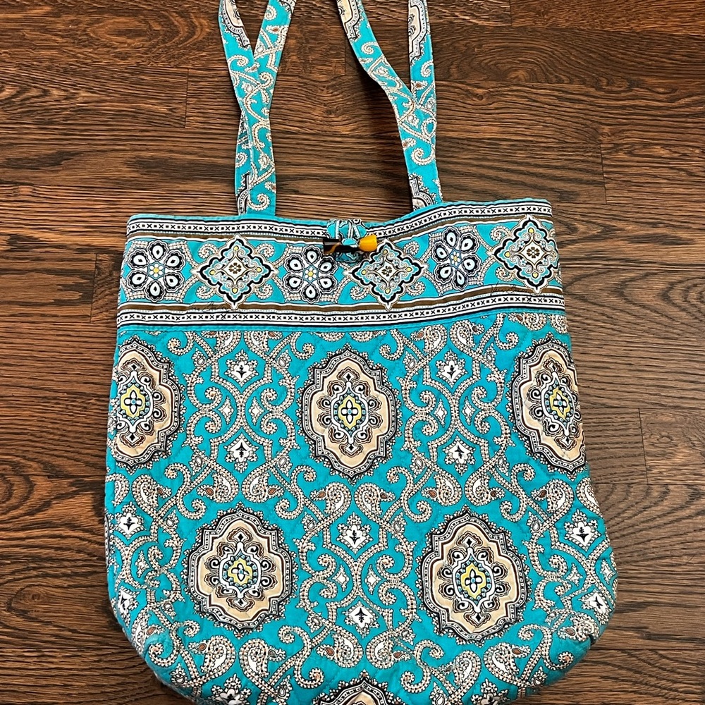 Like New Vera Bradley Tote